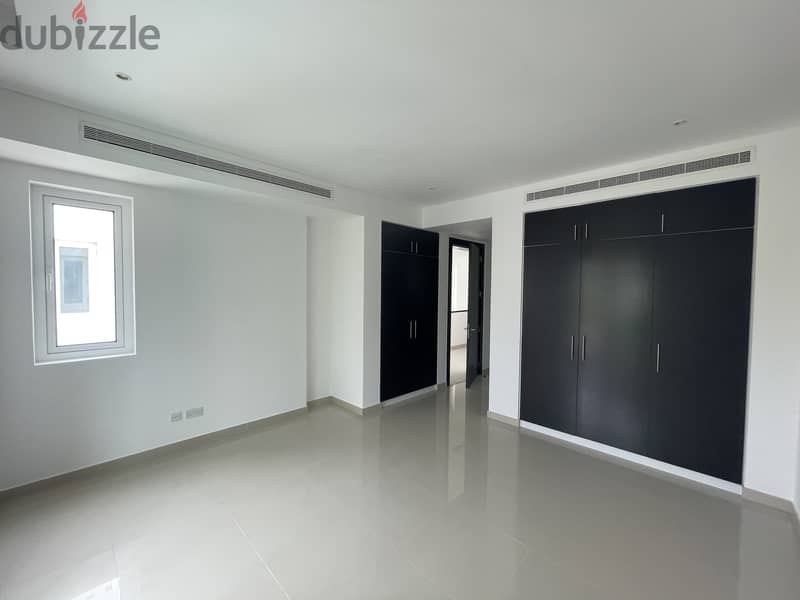 5 Bedroom Villa with Lake View for Rent in Al Mouj Muscat 18