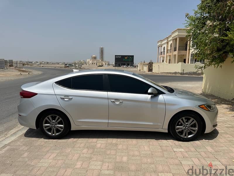 Hyundai Elantra 2018 4