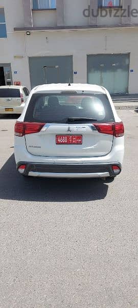 Mitsubishi Pajero Mitsubishi Outlander 4x4 SUV daily 15 Rials 2