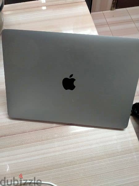 2019 MacBook pro Core i5 8gb Ram 128gb ssd 0