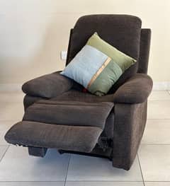 Recliner 1 Seater Manual Fabric - Well Manintined, comfortable
