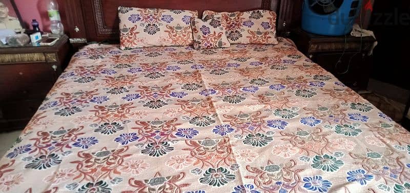 handmade beautiful bedsheet with 2 pillow covers and 1 cushion cover 1