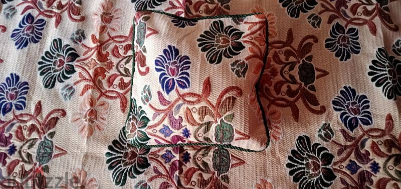 handmade beautiful bedsheet with 2 pillow covers and 1 cushion cover 4