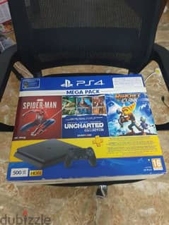 barely used Ps4, 2 controllers and many games.
