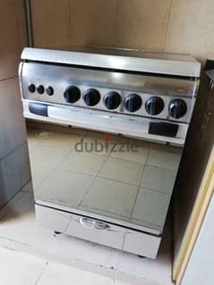 Prolux 4 burner cooking range with grill oven, light inside and Timer