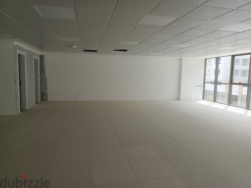 BRAND NEW OFFICE SPACES IN MUSCAT HILLS - BUSINESS TOWER 1 6