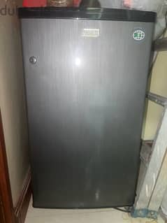 Small fridge for sale 5 OMR