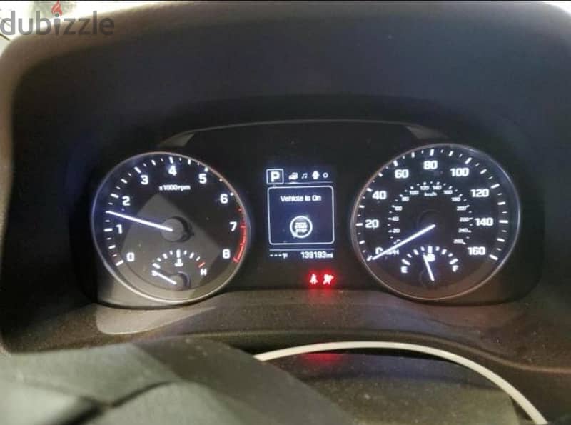 Hyundai Elantra 2017 with accident clean 1