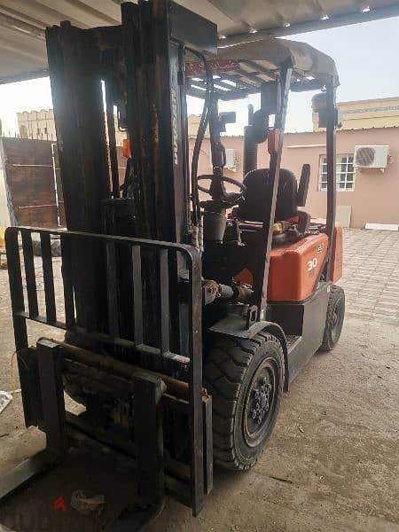dossan forklift 3ton excellent condition awaylable for sail 1