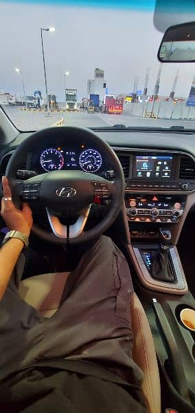 Hyundai Elantra 2020 16