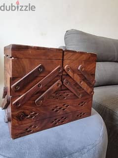 HAND CARVED WOODEN JEWELLERY BOX IN PERFECT CONDITION 0