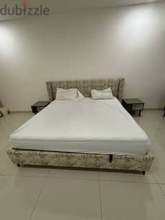 200*200 bedroom set for sale طقم سرير مع تسريحة