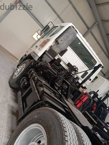 Prime mover 6x4 for Sale 2