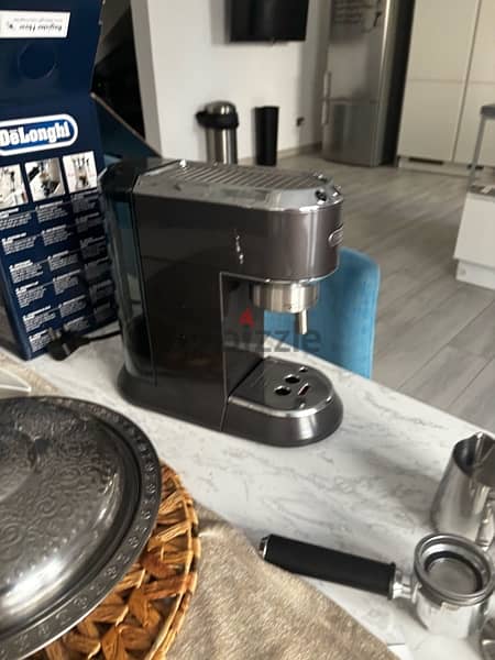 Delongi coffee machine /barista 7