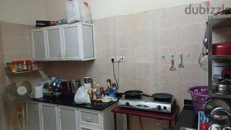 Majan Hotel and appartment,sharing one bedroom. WiFi free. 4