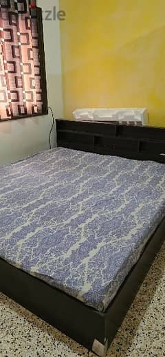 Queen size bed with mattess