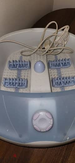Feet massager and pedicure