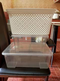 Urgent sale for boxes for 1.500 OMR 0