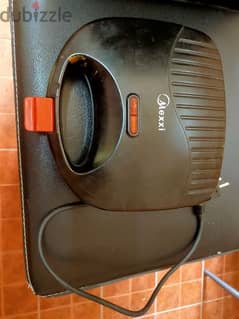 Urgent sale for electric bread toaster for 3 OMR