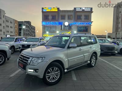 ميتسوبيشي باجيرو للايجار في مسقط MITSUBISHI PAJERO for rent