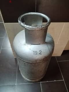 used gas cylinder / have gas more than the half