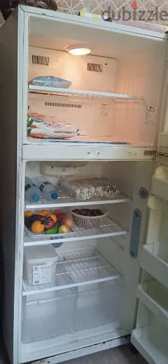 ثلاجة lg. . عائلية قياس كبير. . Large size refrigerator