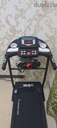 Treadmill
With Built-in Belly Reducer(Massager)
Can be Delivere also