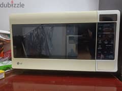 Microwave oven in excellent condition