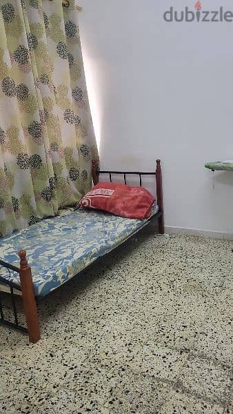 Executive bachelor bed space available for mallu pepole 0