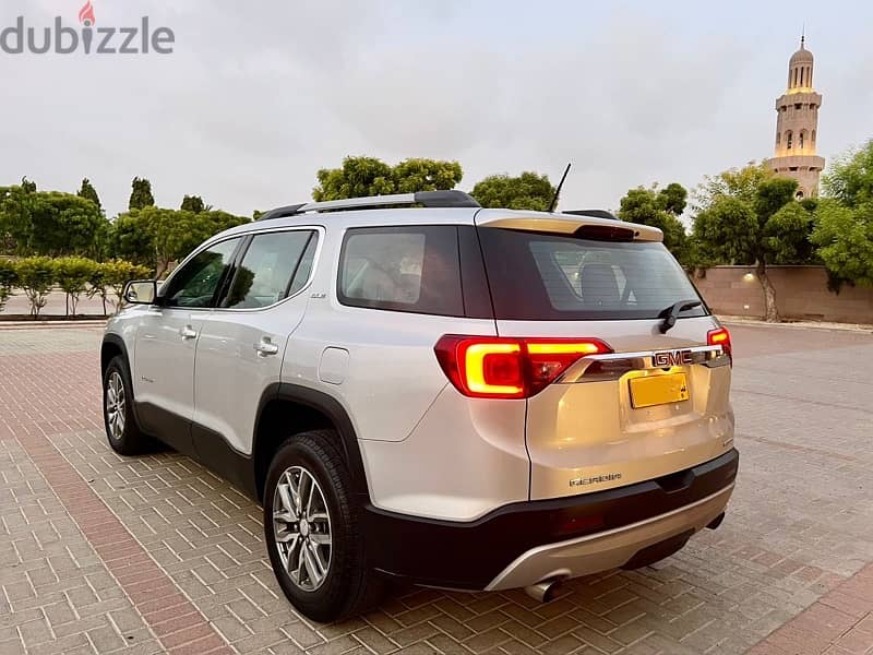 GMC Acadia 2019 Oman car Low milage Full history with GMC 5