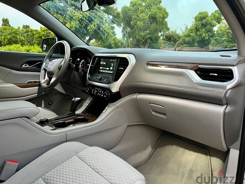 GMC Acadia 2019 Oman car Low milage Full history with GMC 6