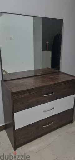 Dresser with mirror from pan home تسريحة مع مرايا من بان هوم