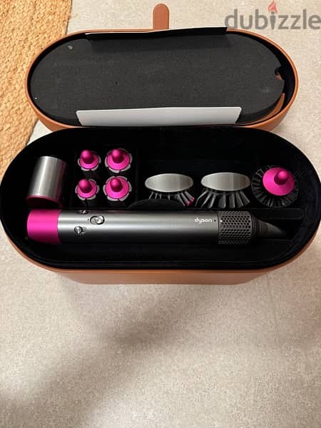 Dyson Airwrap Styler / Dryer full box in excellent condition 0