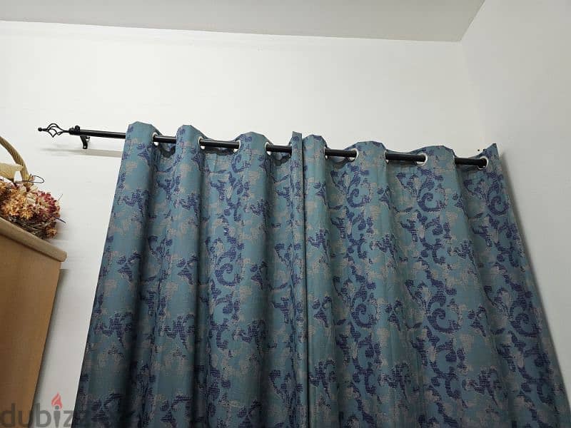 6 extendable curtain rods immediate sale 0