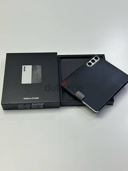 Samsung Zfold 512GB with Box and sarco warranty fully clear coat 2