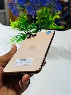 n iPhone, 11 Pro Max 256Gb golden color very good condition