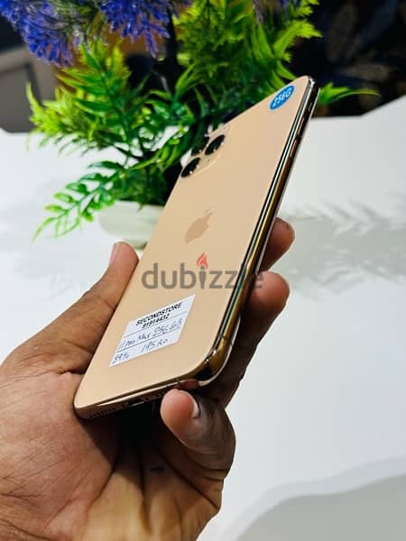 n iPhone, 11 Pro Max 256Gb golden color very good condition 3