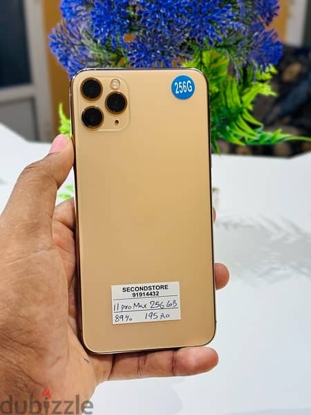 n iPhone, 11 Pro Max 256Gb golden color very good condition 5