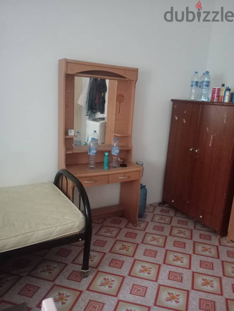 Fully furnished room with free wifi free electric bill free water bill 2