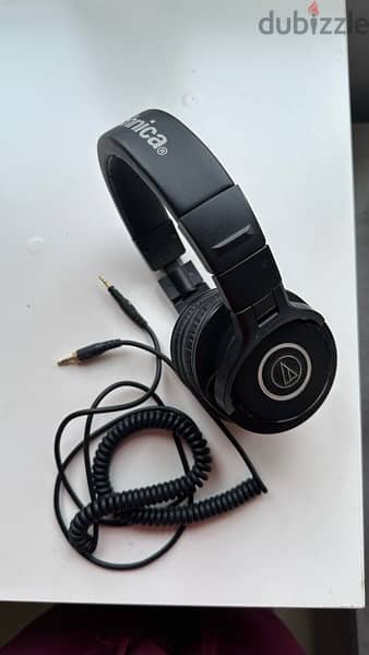 Audio TechnicaAthm40x Profesional Studio Monitor Headphones - Black 0