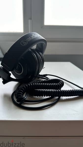 Audio TechnicaAthm40x Profesional Studio Monitor Headphones - Black 2