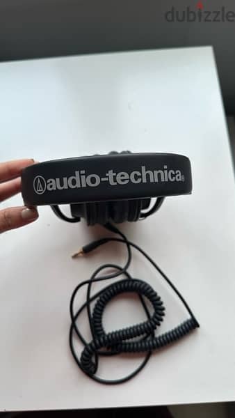 Audio TechnicaAthm40x Profesional Studio Monitor Headphones - Black 3