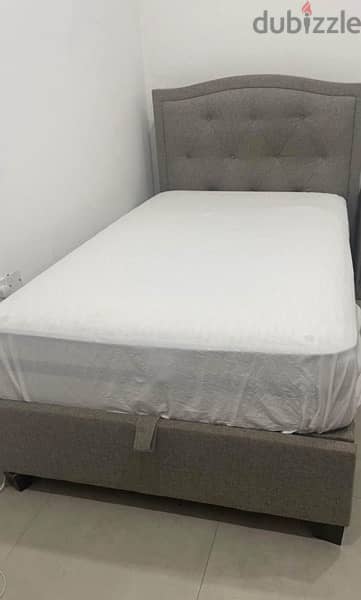 A Spacious Single Bed With Storage With Mattress 0