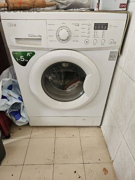lg washing machine 5kg very good condition like new. full automatic 1