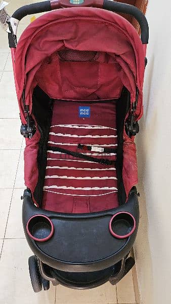 Mee-Mee brand baby Pram in excellent condition 2