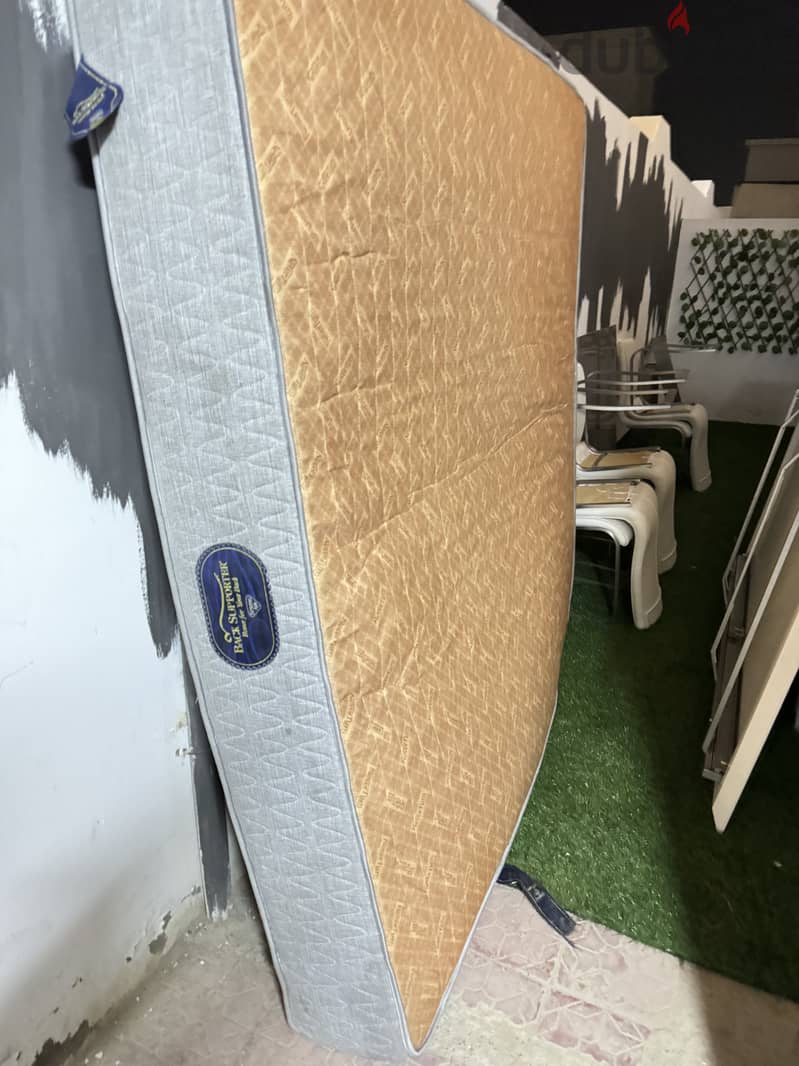 King size very good quality mattress urgent selling 1
