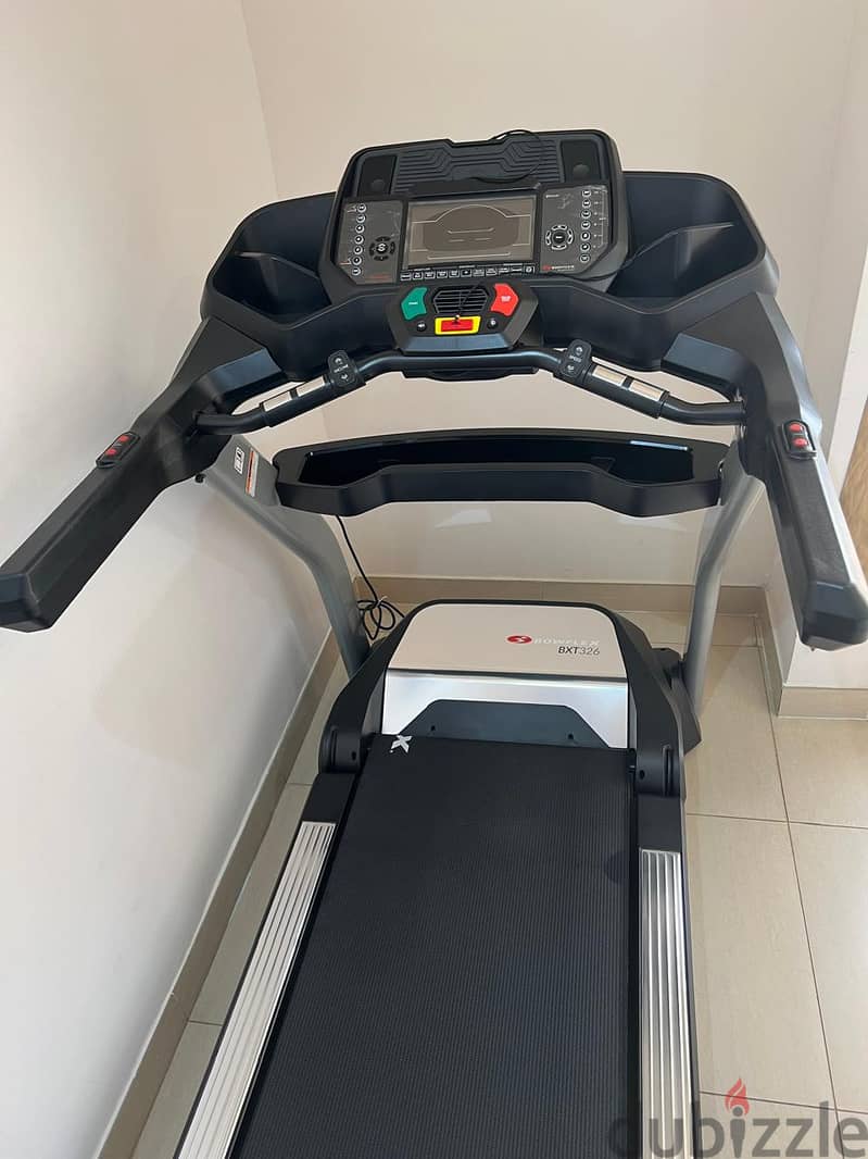 Treadmill (Bowflex BXT326) 1