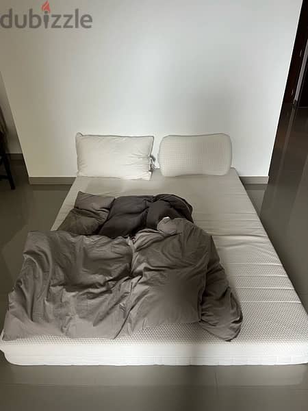 Mattress + 2 pillow + Blanket 2