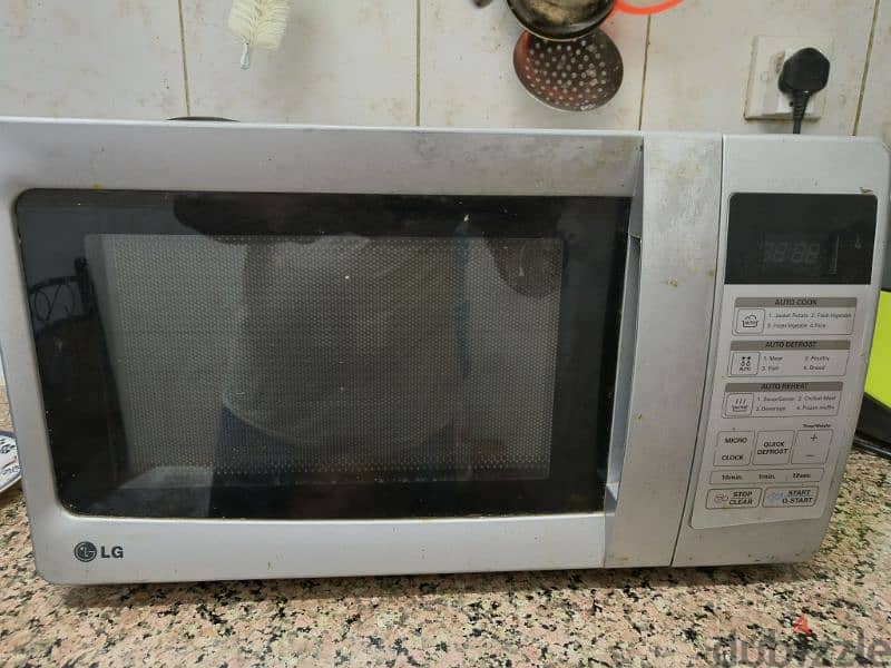 LG oven good condition for sale. 0