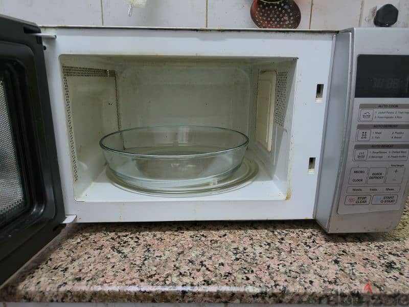 LG oven good condition for sale. 1